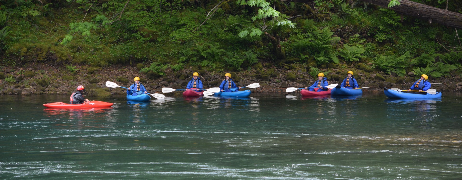 Guided kayaking trips At North Umpqua Outfitters